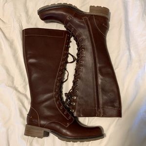 Beautiful tall waterproof leather boots 🍁